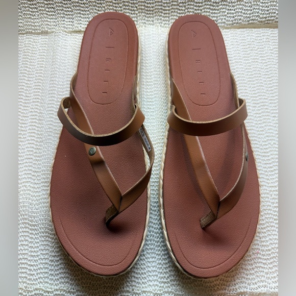 Aetrex Shoes - Reef Vista Carmen Flip-Flops - Women's size 11